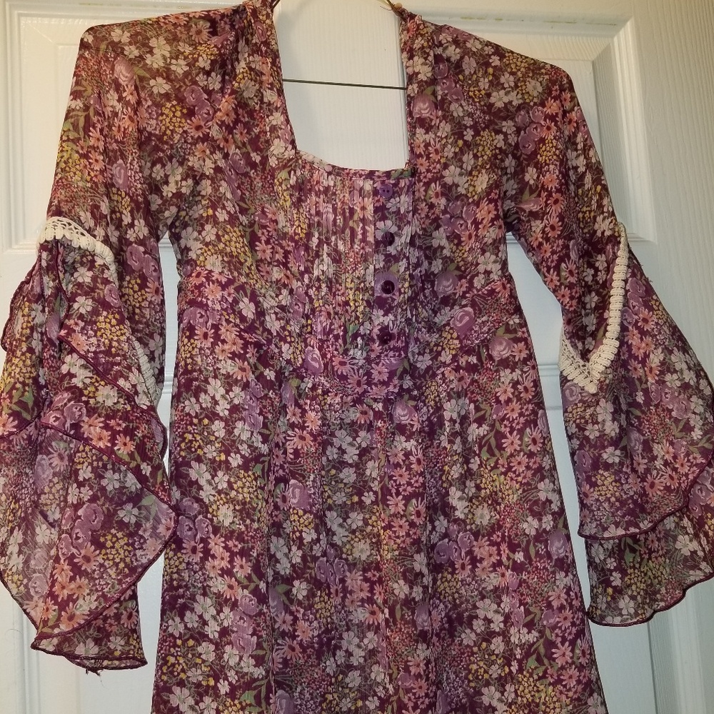 Floral bell sleeve top-small